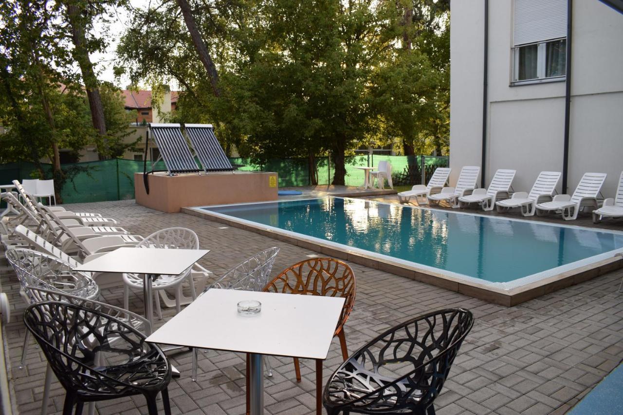 Lido Riviera, Relux Apartman Балатонлеле Екстериор снимка