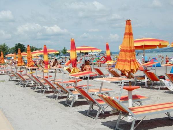 Lido Riviera, Relux Apartman Балатонлеле Екстериор снимка